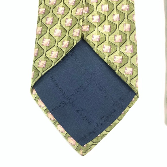 Ermenegildo Zegna Geometric 100% Silk Tie. - Picture 4 of 7